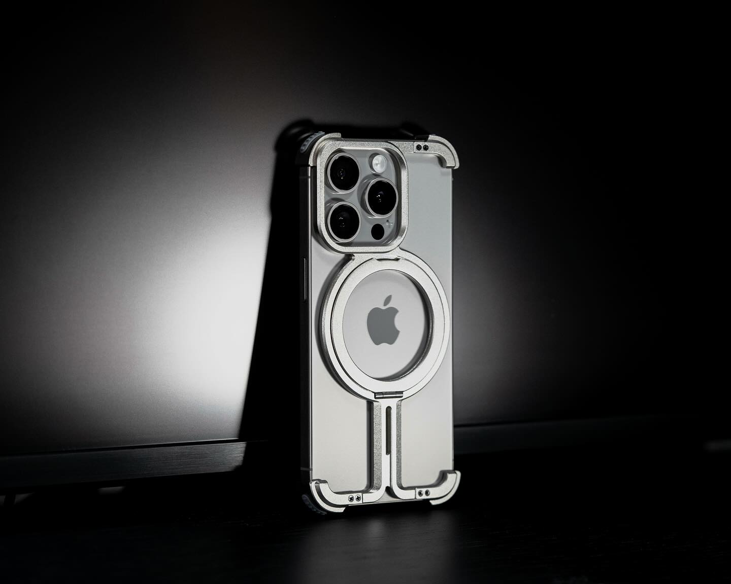 ZEERA Aluminum Alloy MagSafe Kickstand Cooling Case: Featuring a Futuristic Mechanical Aesthetic