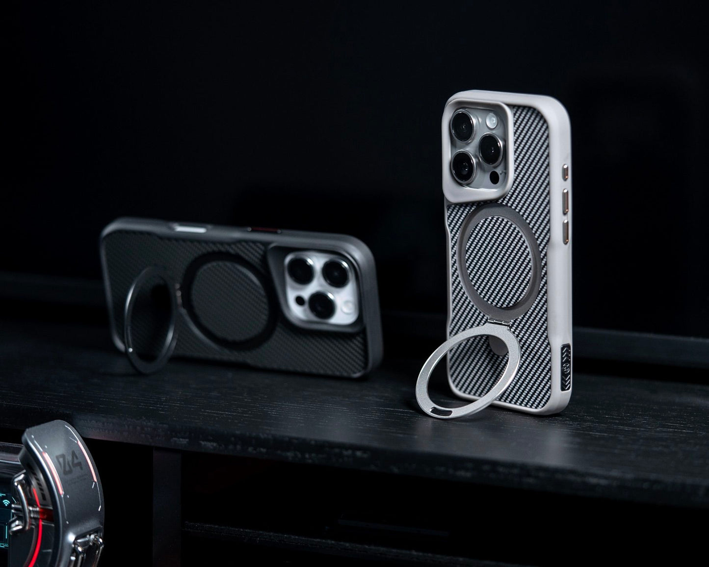ZEERA MagDefender Pro: Premium MagSafe Kickstand Case with Carbon Fiber Texture
