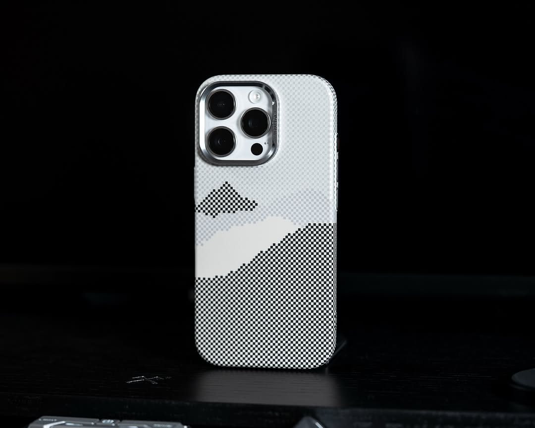 ZEERA MagPixel Pro: Premium MagSafe Case with a Striking Pixel Mountain Design