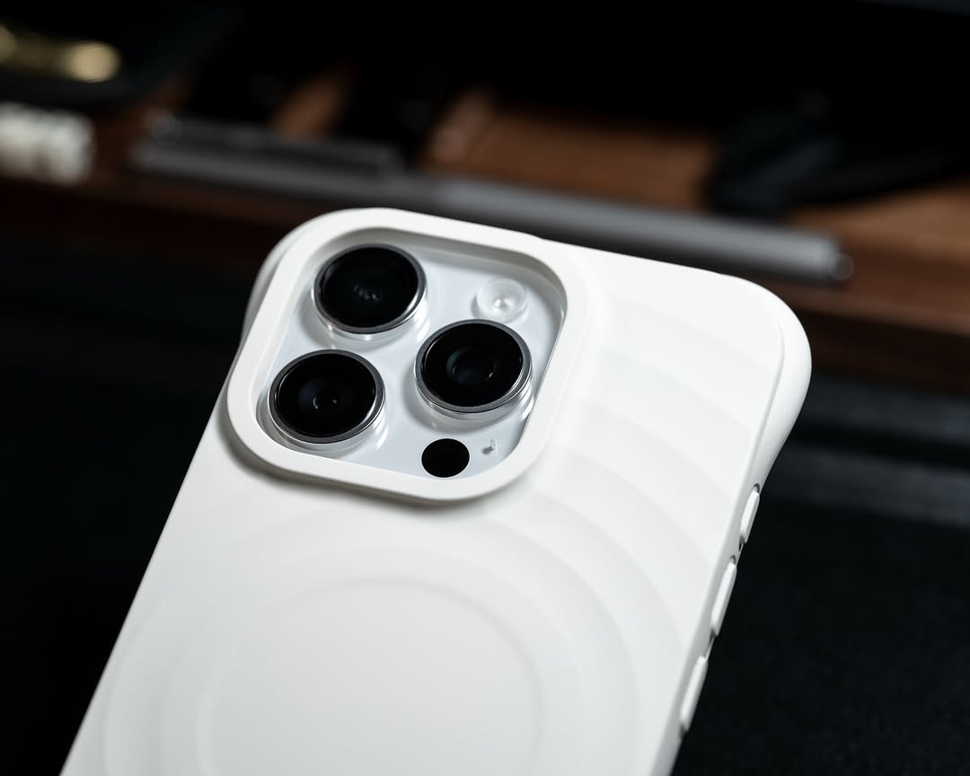 ZEERA MagRipple Pro: Unique Ripple Design MagSafe Case with Reinforced Corners for Ultimate Drop Protection
