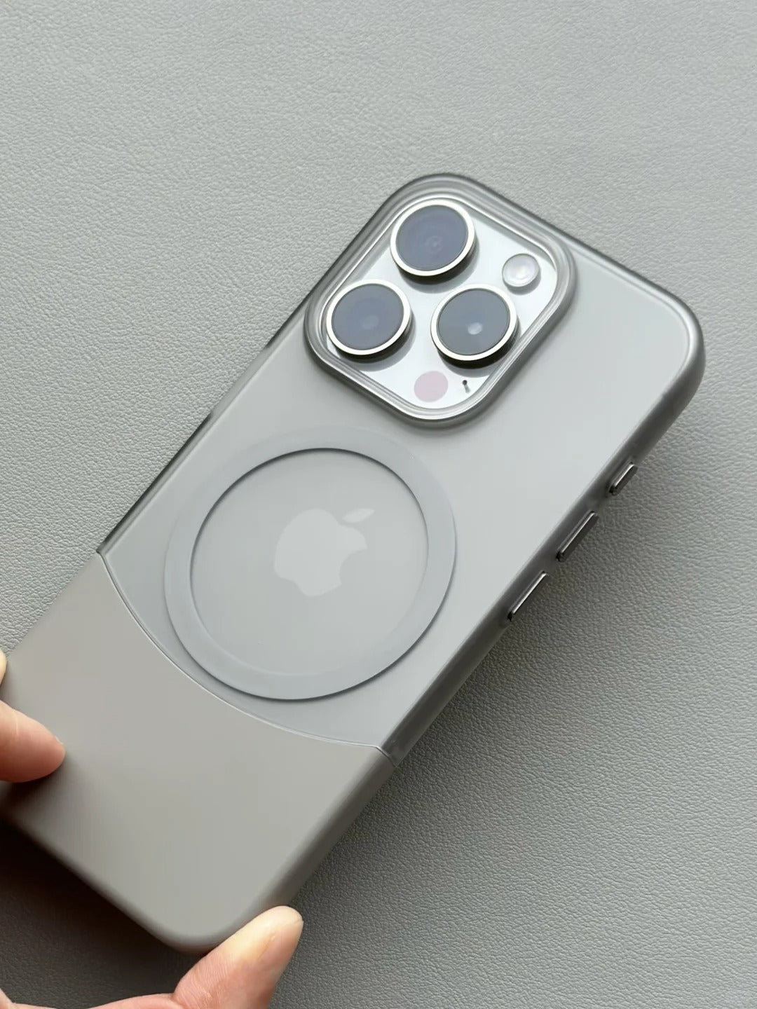 ZEERA MagSplit Pro: The Best Unique Two-Tone Modular MagSafe Case with Transparent Design