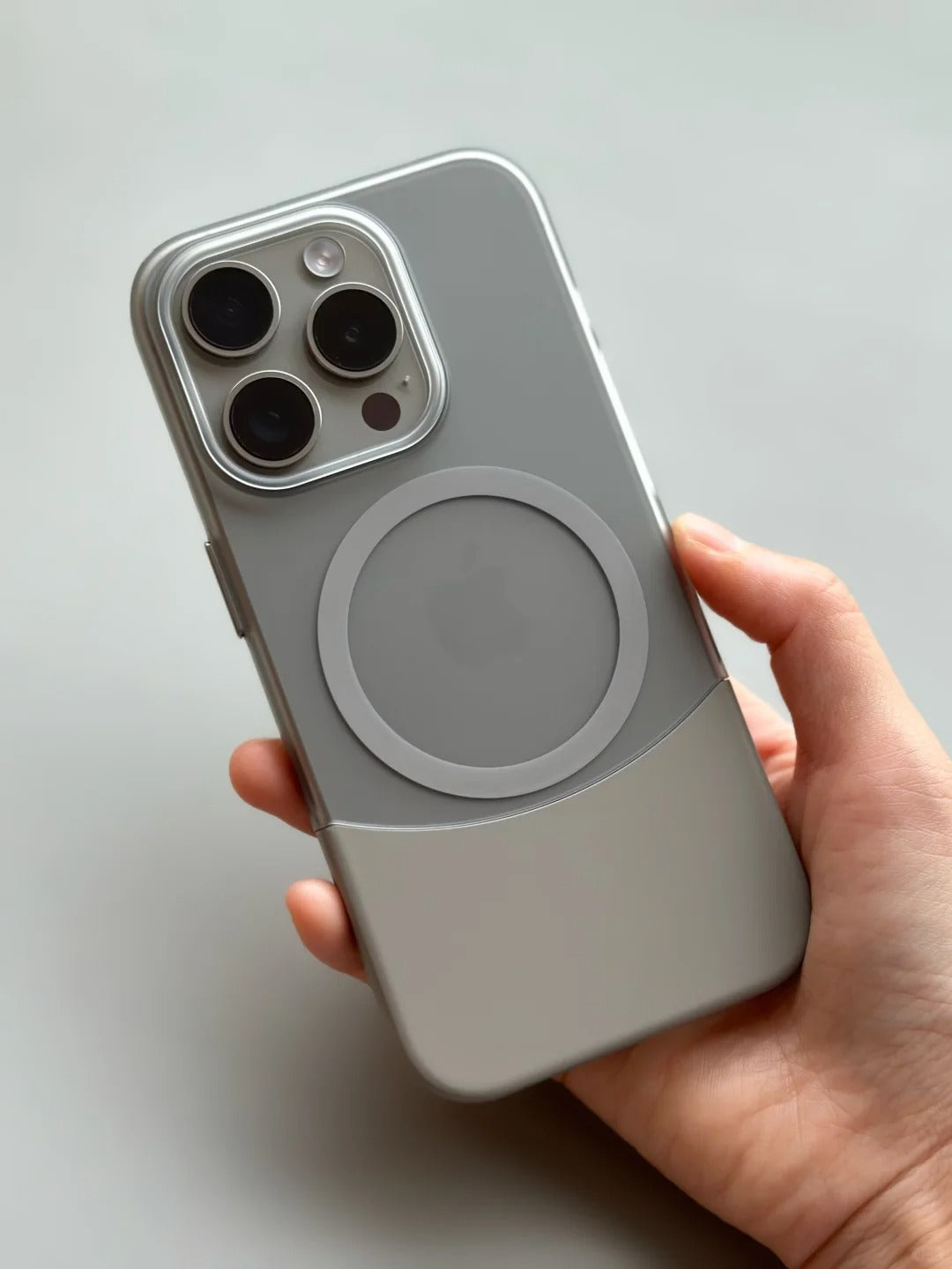 ZEERA MagSplit Pro: The Best Unique Two-Tone Modular MagSafe Case with Transparent Design