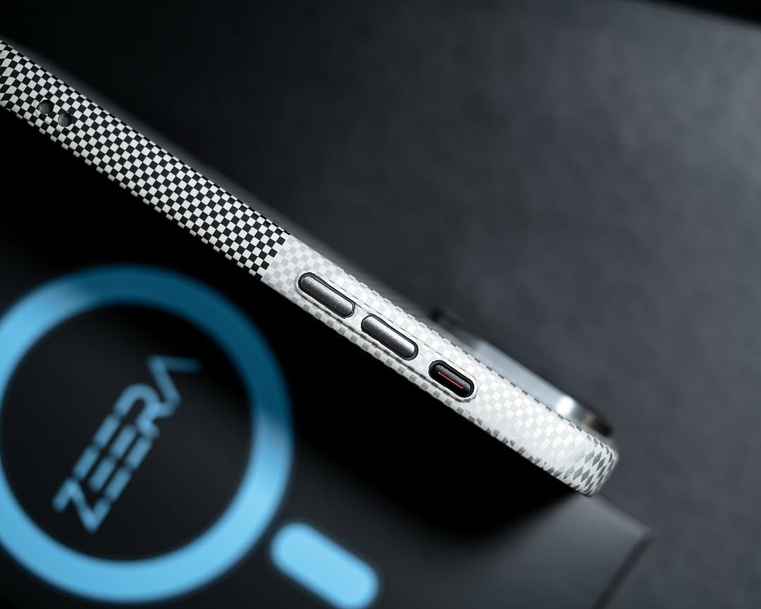 ZEERA MagPixel Pro: Premium MagSafe Case with a Striking Pixel Mountain Design