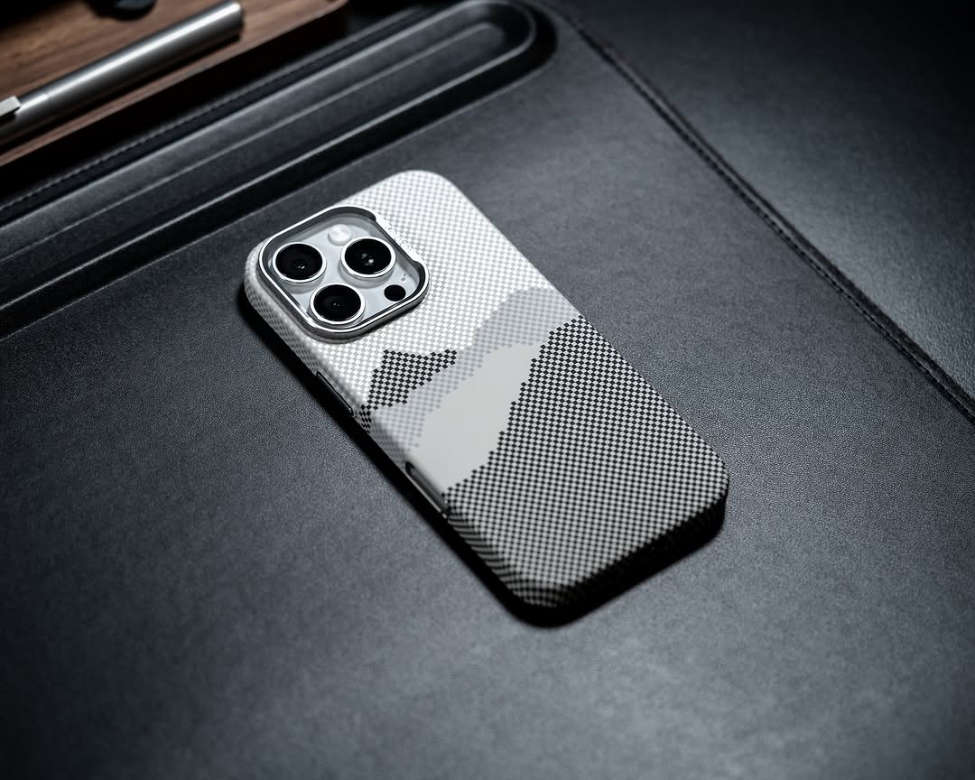ZEERA MagPixel Pro: Premium MagSafe Case with a Striking Pixel Mountain Design
